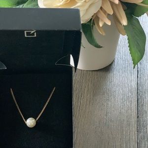 Pearl and Gold feminine necklace